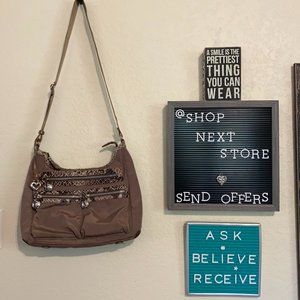 💲🌺LD! GoGo Messenger Tan Nylon Crossbody bag THANKS LESLIE!